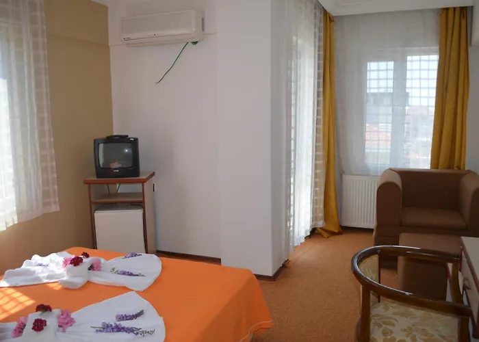 Megas Hotel
